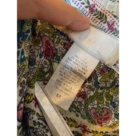 Lavish Button Down Sheer Multi Pattern Sleeveless Blouse Size Medium - Picture 6 of 6